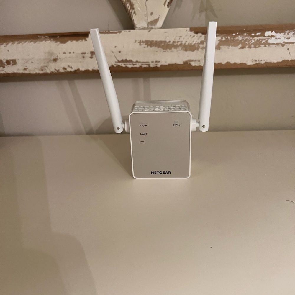 Netgear WiFi Range Extender AC1200 in White